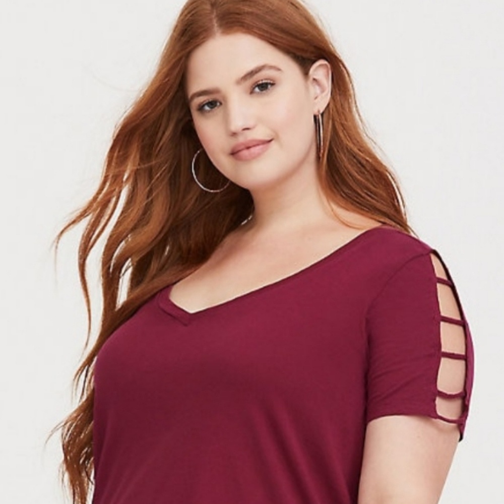 Premium red bay ladder trim classic fit tee